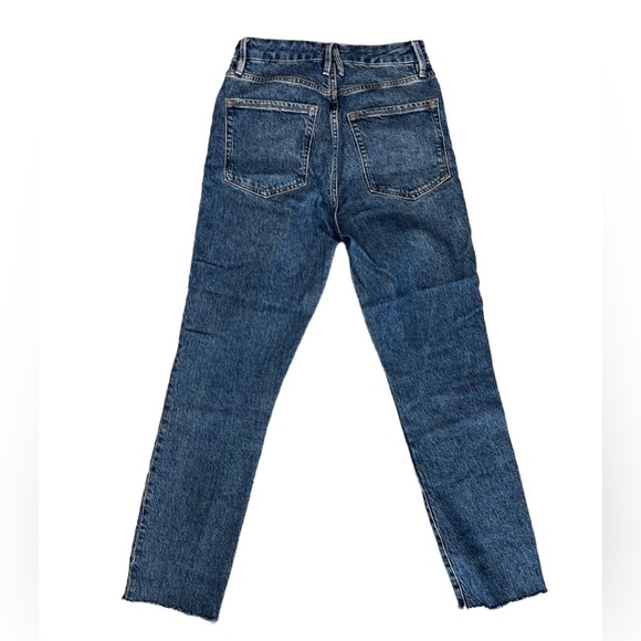 Good American Good Classic Raw Hem High Rise Medium Wash Jeans Size 4 - Picture 3 of 9